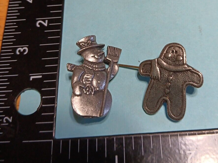 2 PCS Quick Cooking Pewter Pins Gingerbread 2002 Snowman 2000 1"