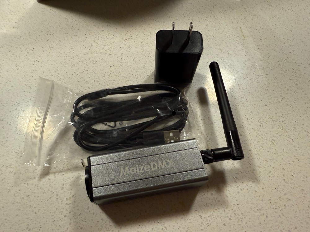 MaizeDMX Bluetooth to DMX output adapter