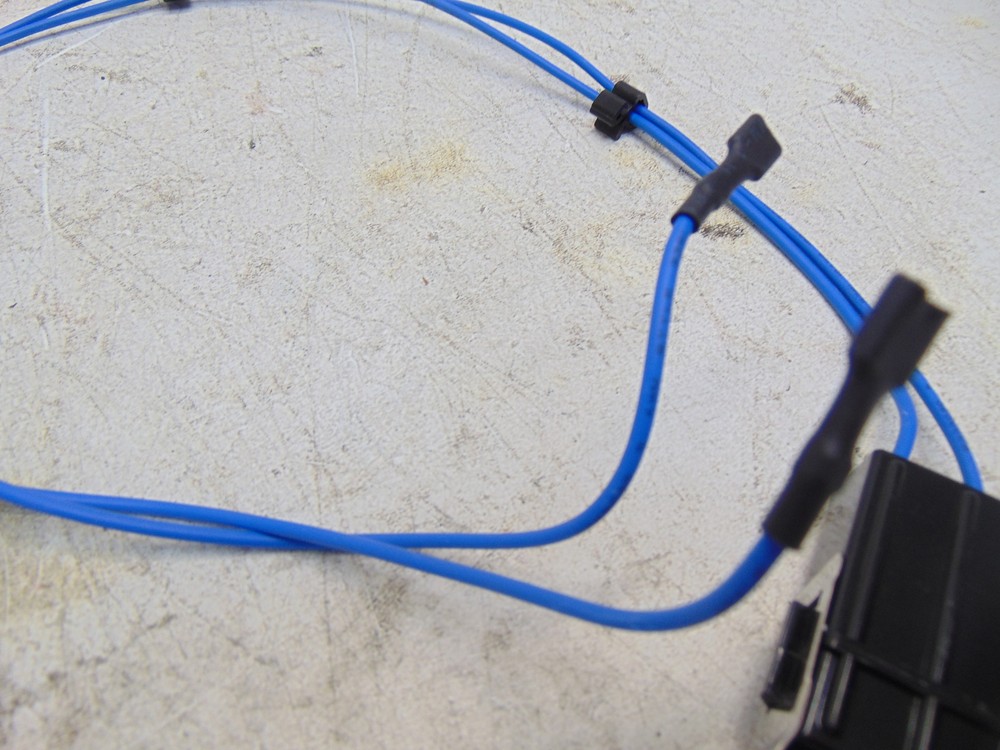 GE Electric Range JBS160DM5WW Range Surface Element Receptacle Blue