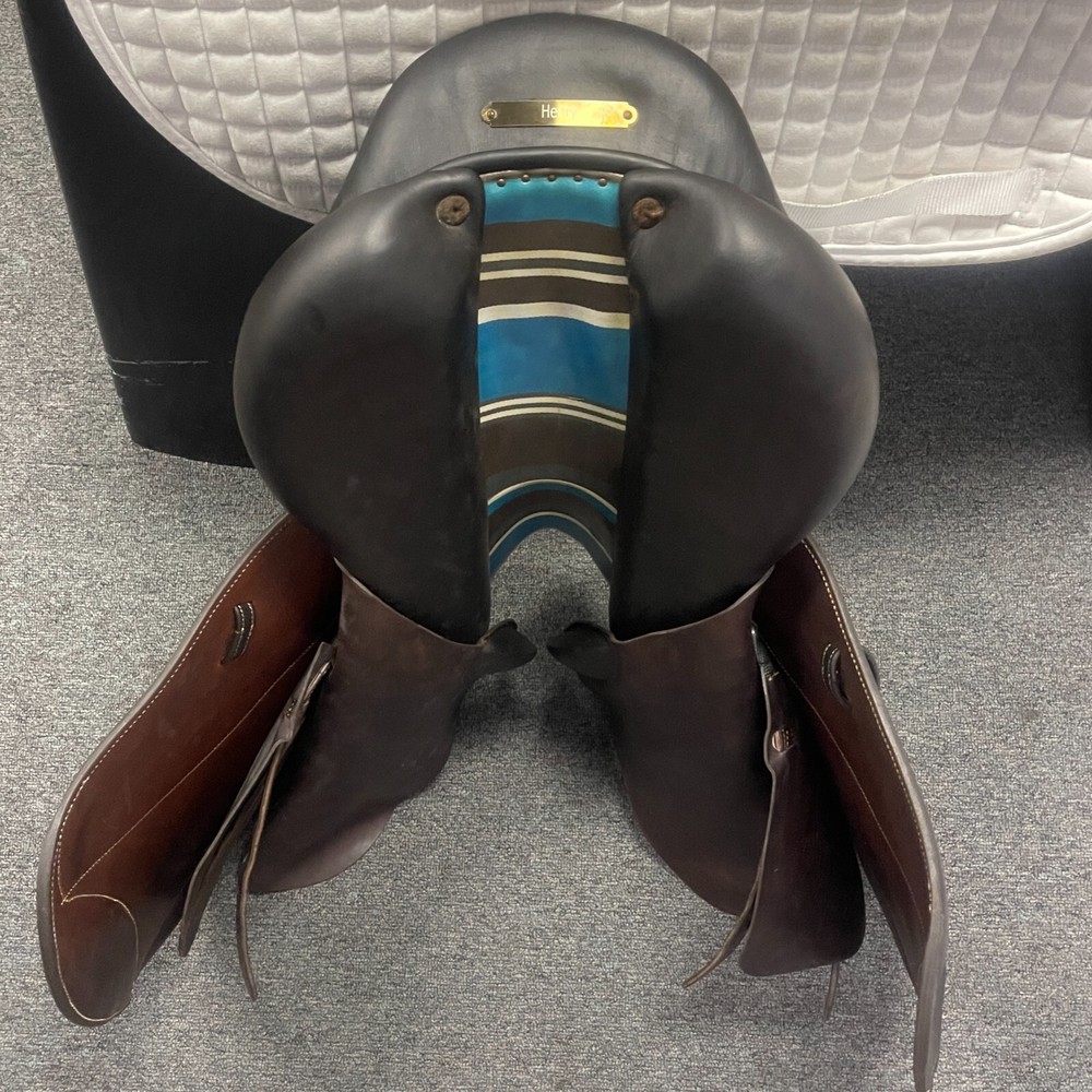 Used Voltaire Stuttgart - Size 18" Jump Saddle Brown