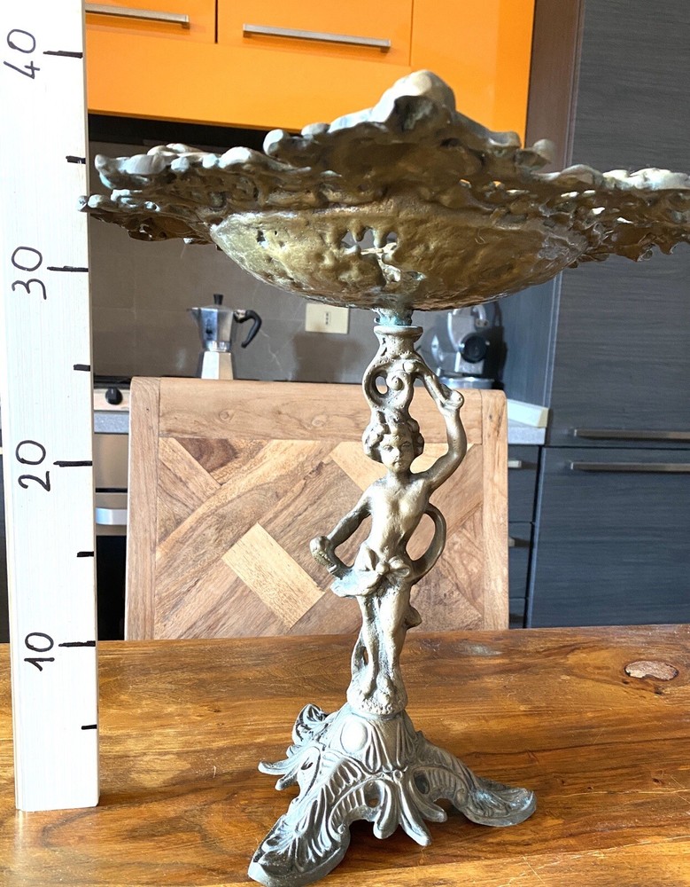 centerpiece stand ornament