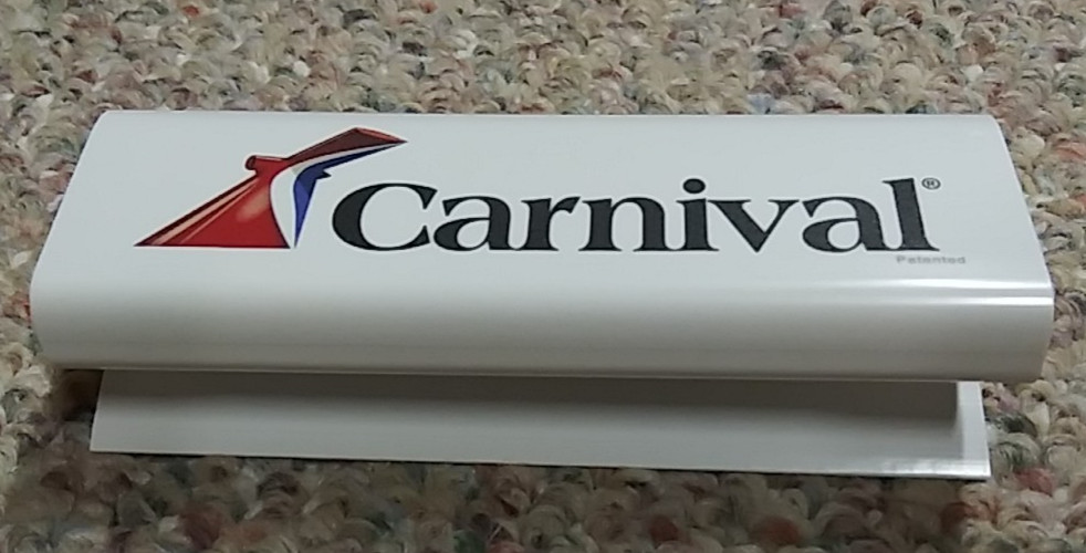 CARNIVAL CRUISE LINE BEACH CHAIR CLIP - PLASTIC