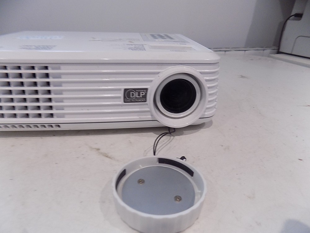Nec NP100 DLP Projector White Includes Remote Genuine Tested Working