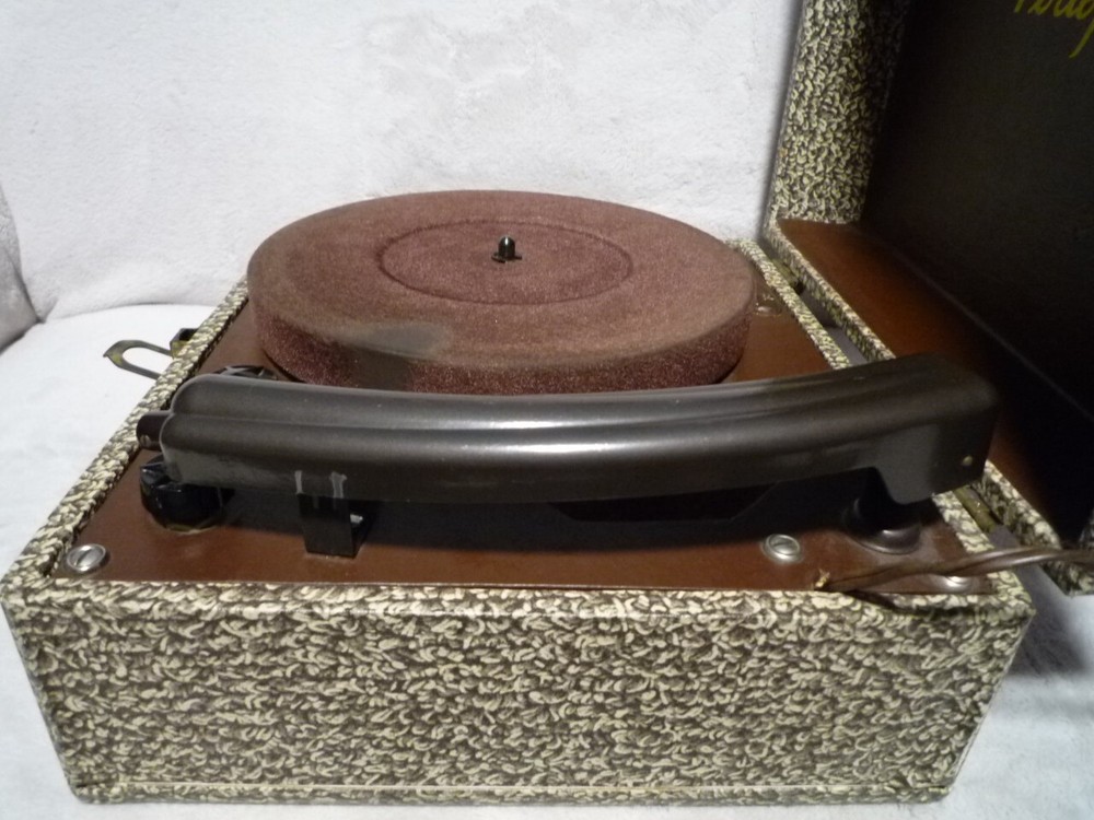 VINTAGE PORTOFONIC SUITCASE RECORD PLAYER