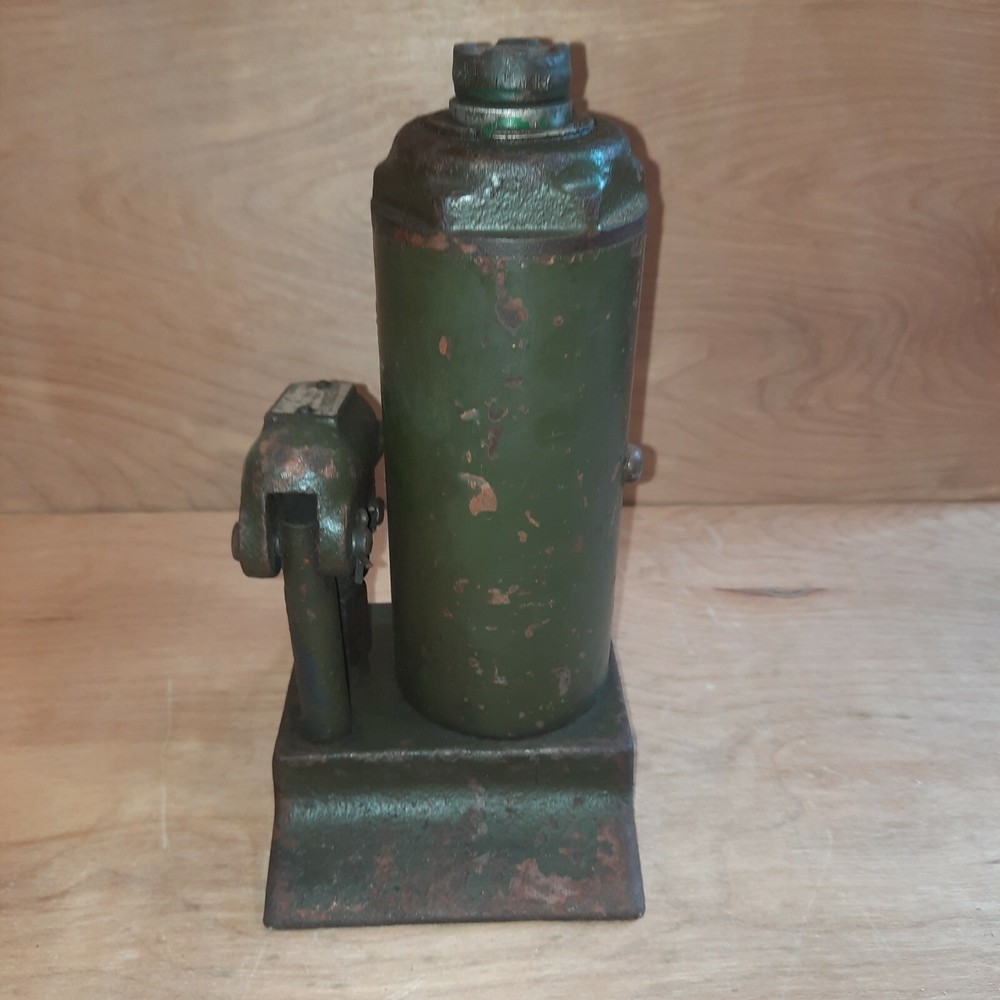 Vintage Drednaut Model D1611 Bottle Jack (1964)
