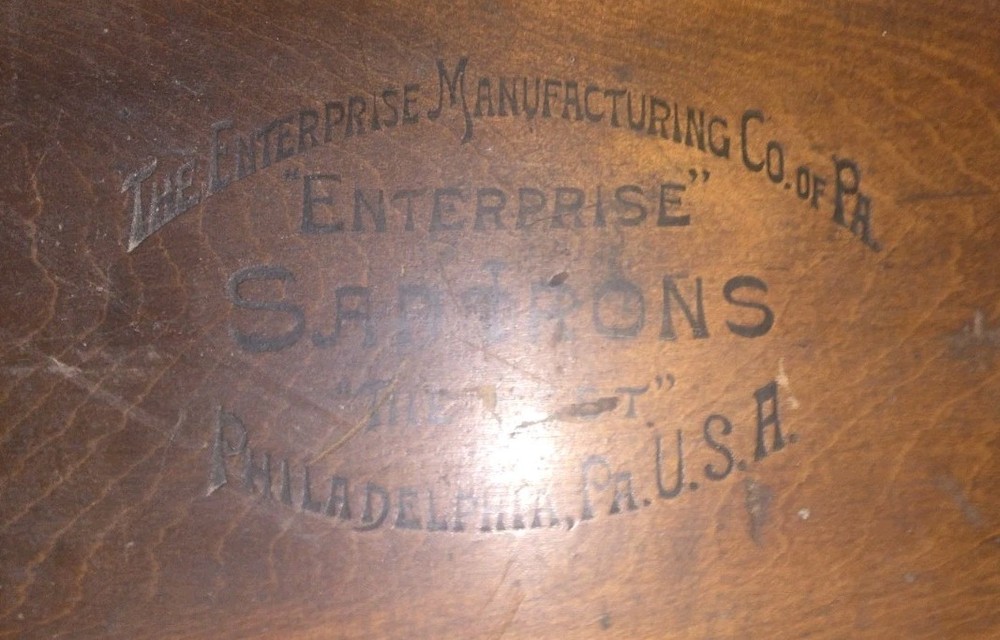 Enterprise Sad Iron Display Box Container W/ 3 Irons.