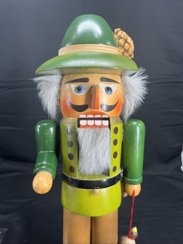 Nutcracker, Steinbach, The Hunter Read