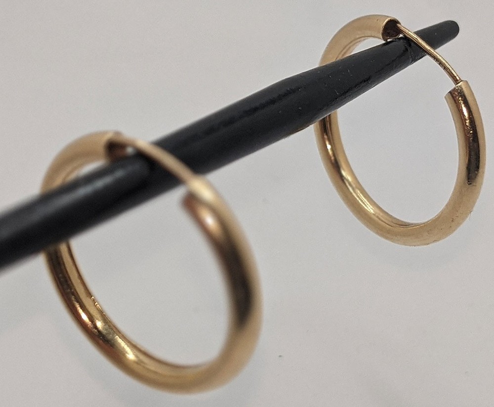 3.2 Grams 14K Solid Yellow Gold Hoop Earrings