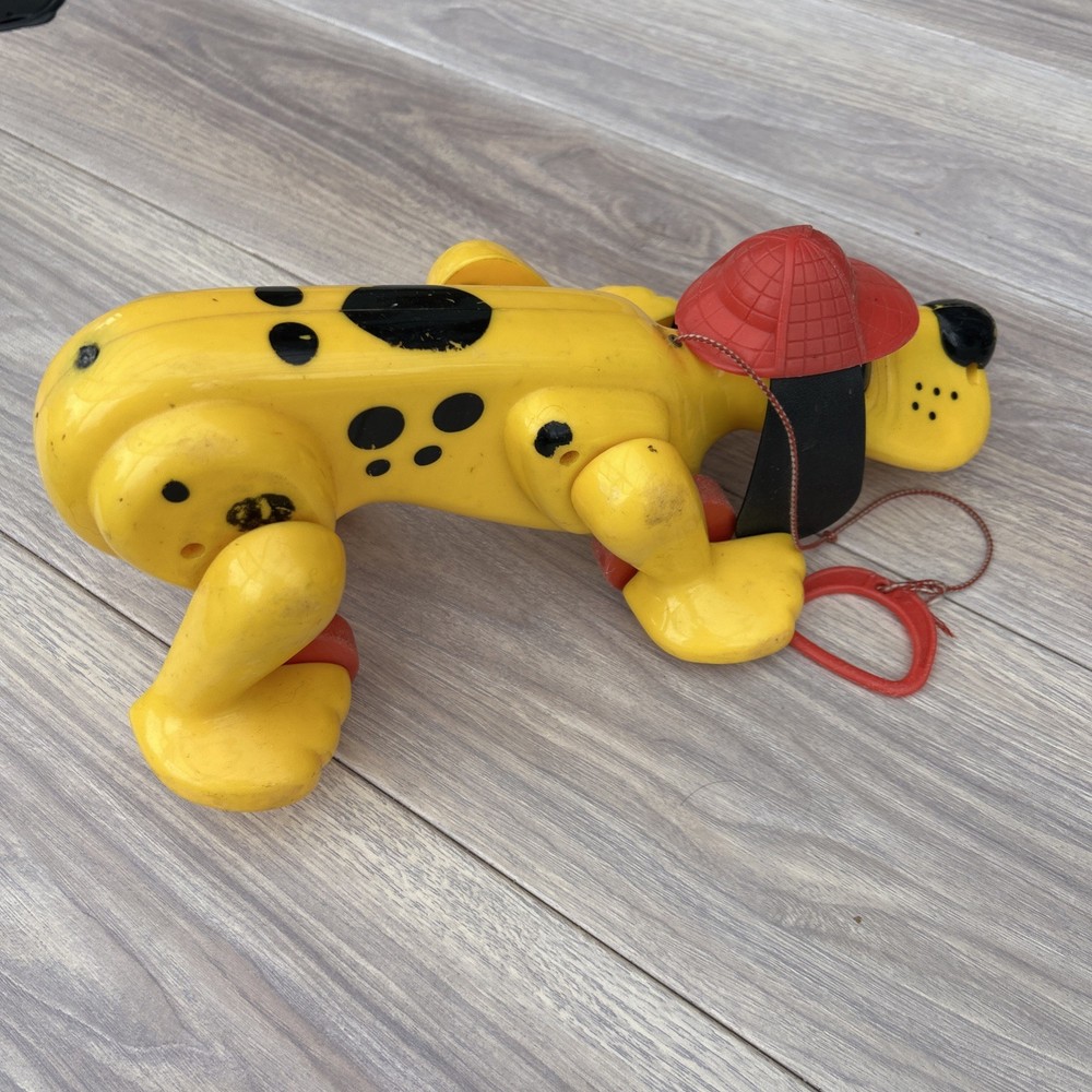 Original Vintage 1970'S Pull Along Walking dog.