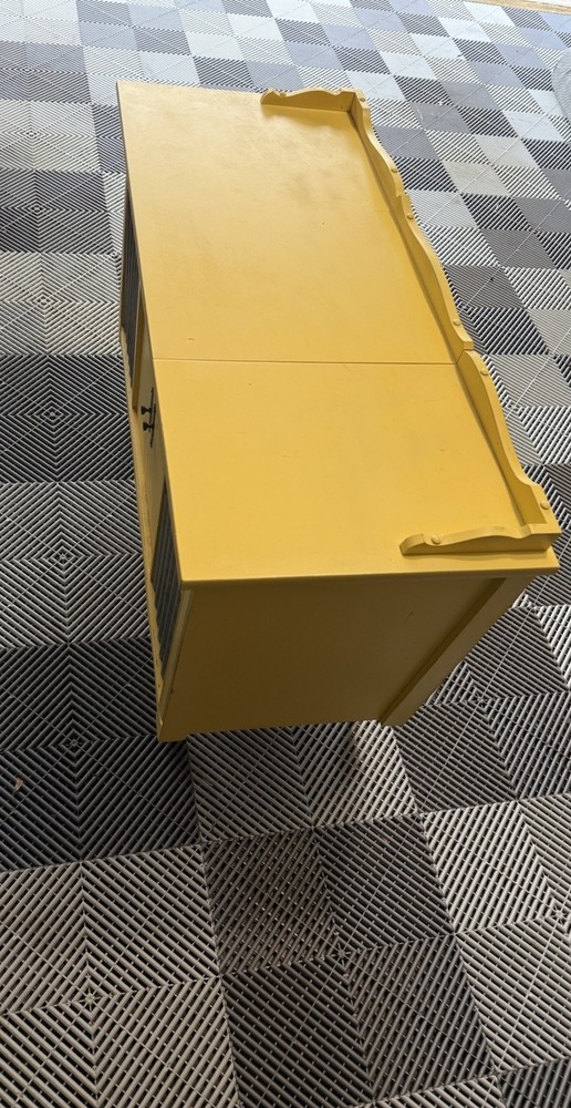 Open-Lid Trunk Designed as a Dresser