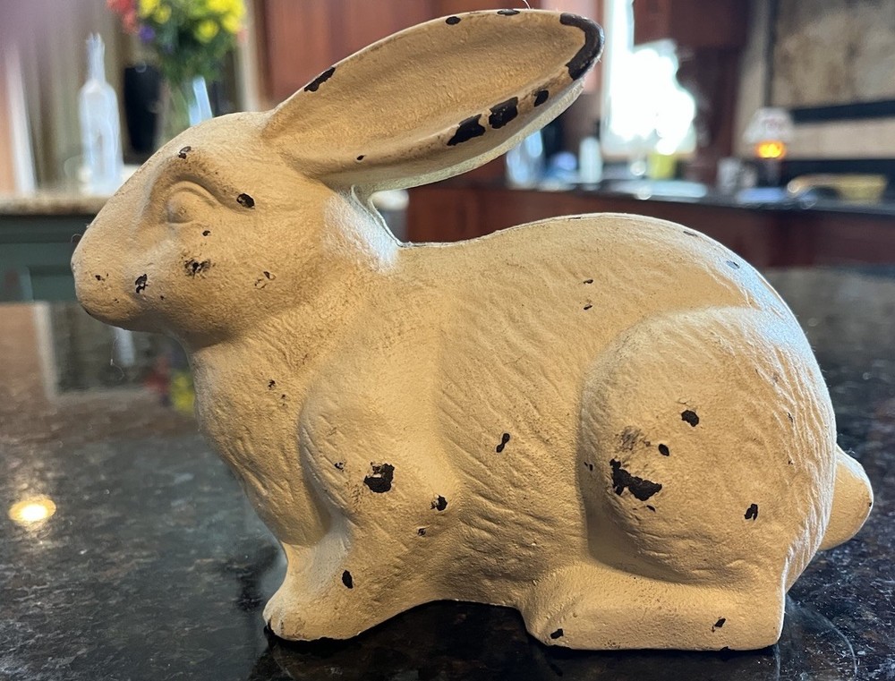 Vintage Rabbit Cast Iron 3.8 Lbs