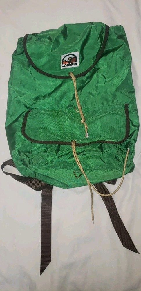 Vintage Canyon Backpack Green Compact Daypack
