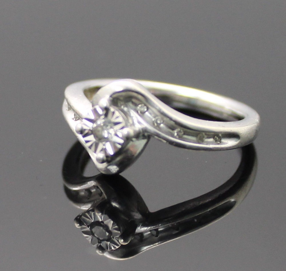 DAZZLING GENUINE DIAMONDS ACCENT STERLING SILVER RING SIZE 6.75