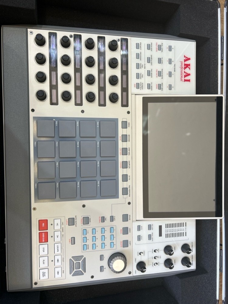 AKAI MPCX (SBL012313)