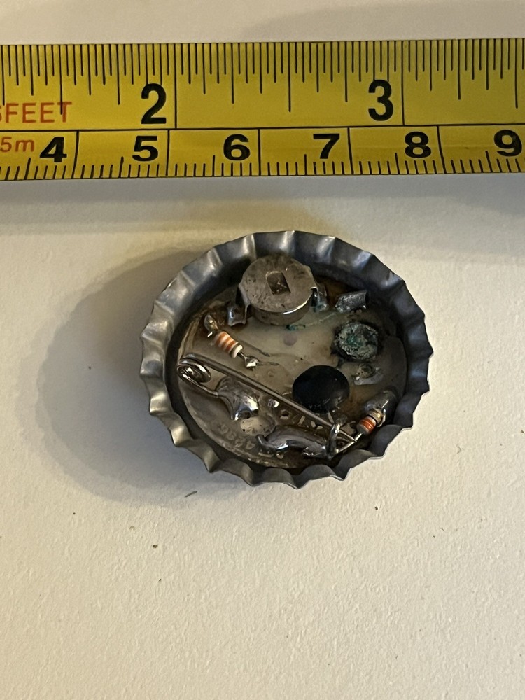 Molson Special Dry Beer Bottle Cap Pin Button Vintage Light Up Not Working