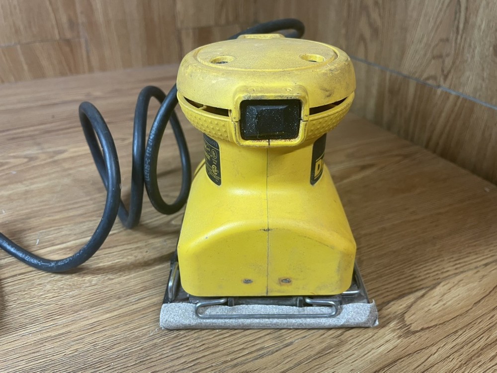 DEWALT DW411 (PSJ007160)