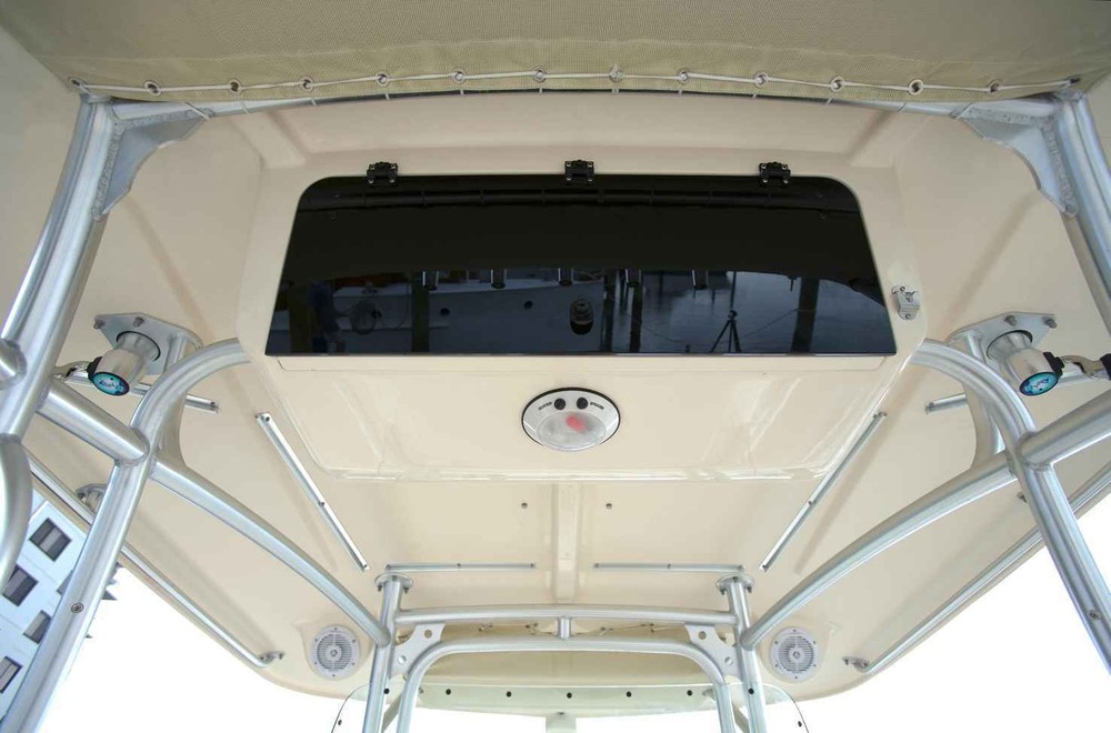 GRADY WHITE LOCKING PUSH LATCH