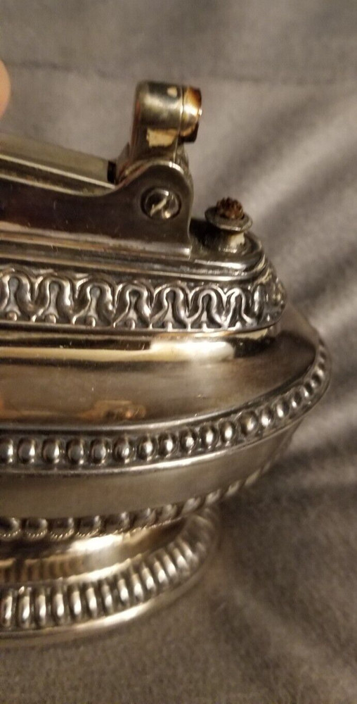 Ronson Queen Anne Vintage 1940's SILVERPLATE TABLE LIGHTER
