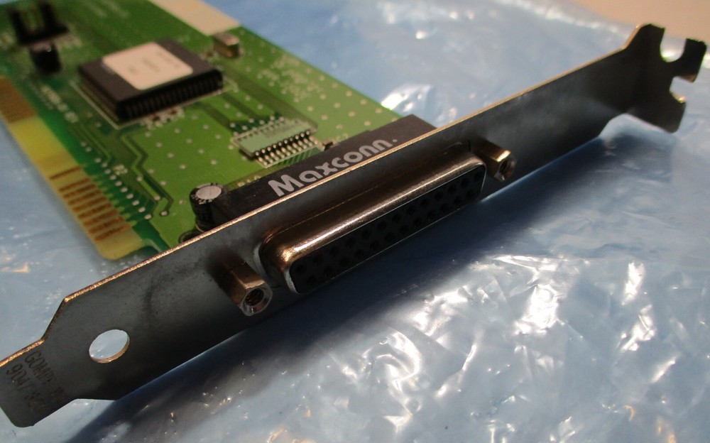 Adaptec 16-Bit ISA Non-Bootable Internal 25-Pin SCSI Controller Card AVA-1502E