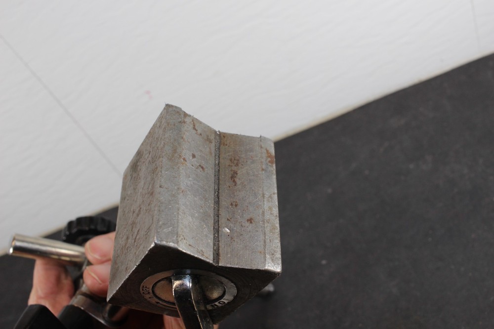 Magnetic Indicator Base with 1/2" Rods