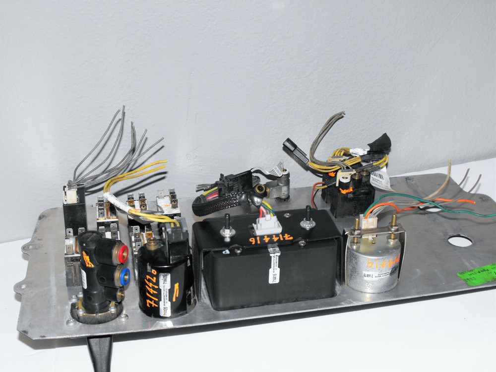 2006 Freightliner Columbia Century Switch Dash Panel