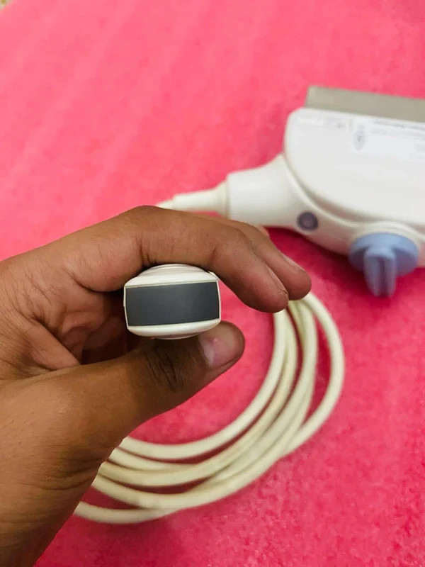 GE 8C micro convex array ultrasound transducer. Checked dxb