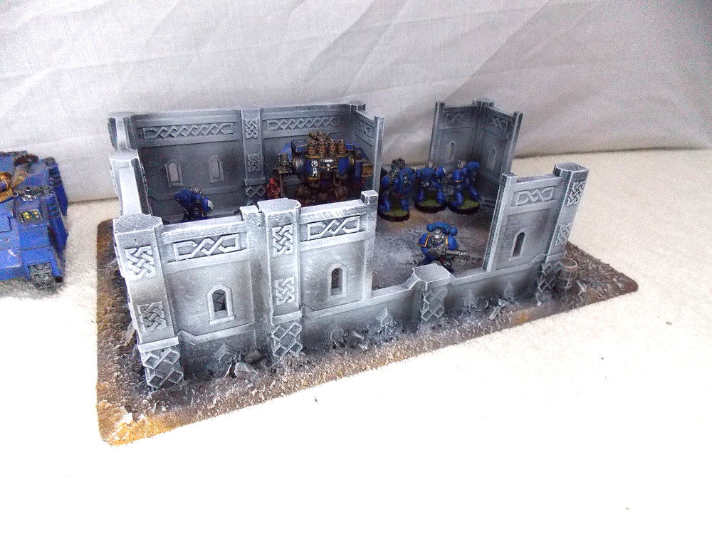 WARGAMING TERRAIN PAINTED BUILDING