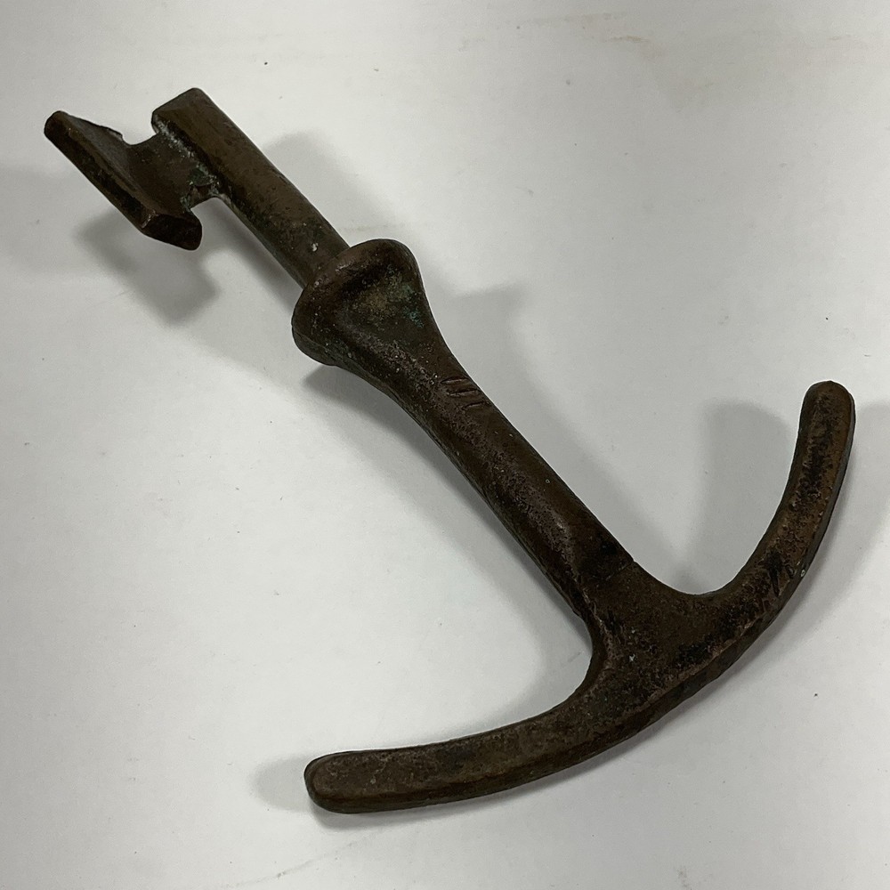 Bronze “DF” Water Box Service Key