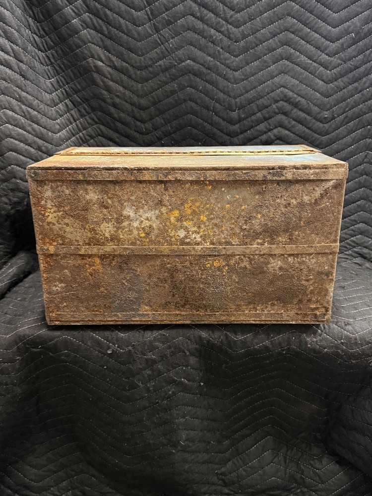 Vintage Cantilever Metal Tackle Tool Box Toolbox