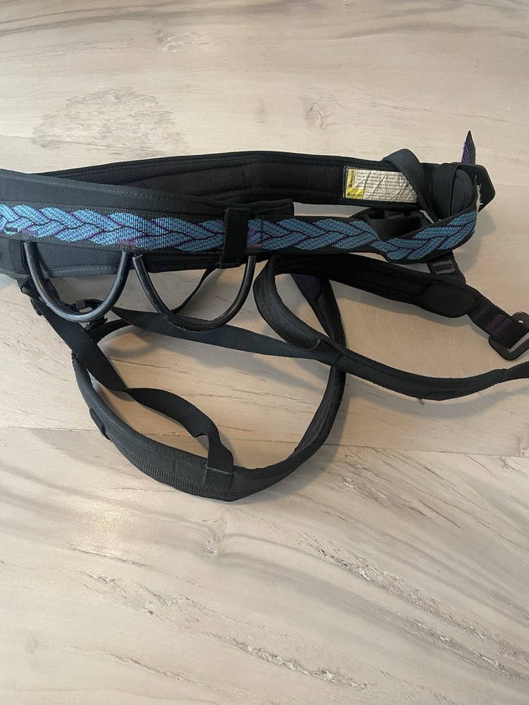 EUC Rei Adjustable Climbing Harness Sz M