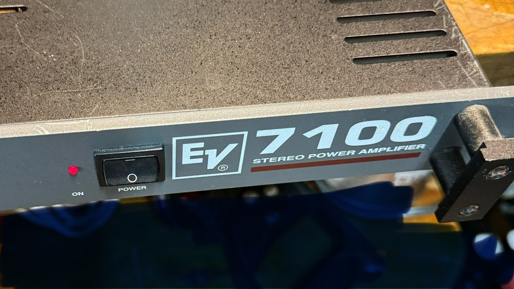 amplifier EV 7100