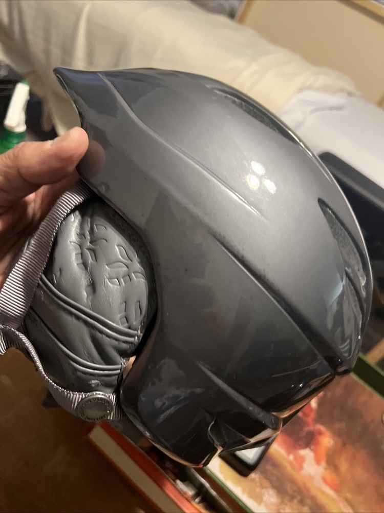 2 giro ski helmet medium Gray