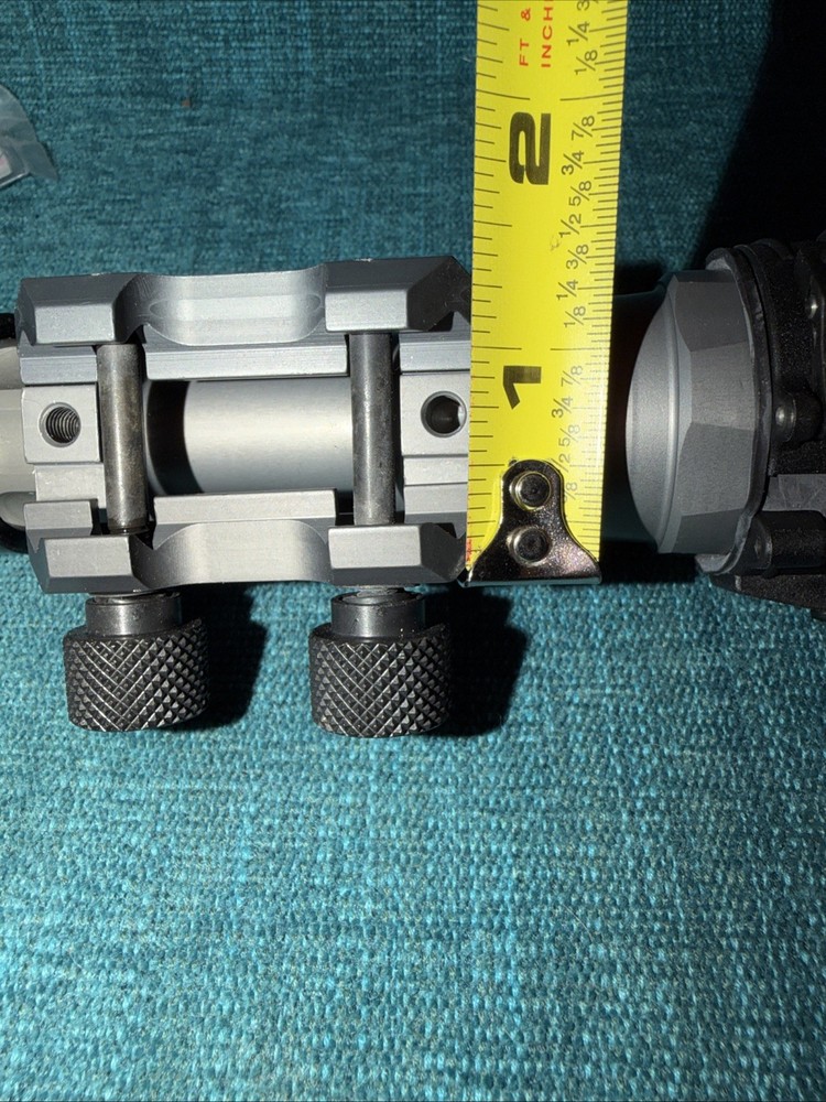 SUREFIRE Tactical Light System With Mount and pressure switch-new