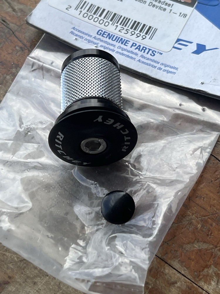 Ritchey WCS Headset Compression Plug Carbon Steerer 1 1/8" w/ Top Cap Black