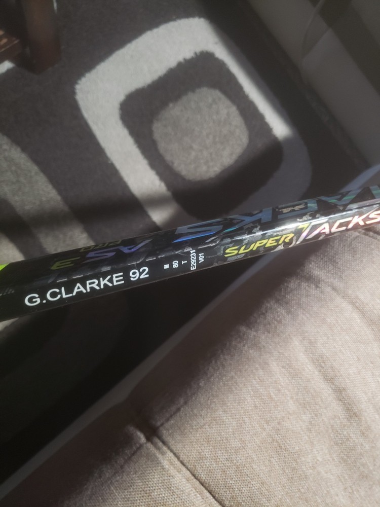 ccm super tacks as3 pro Hockey Intermediate Right