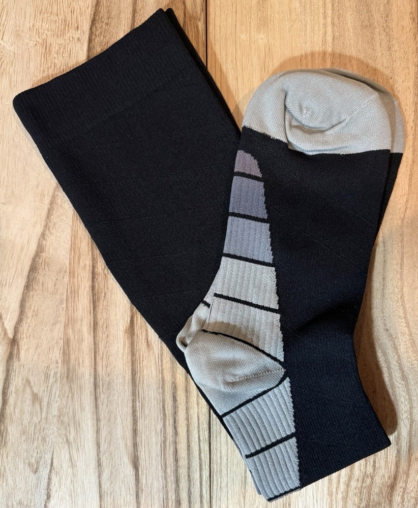Compression Socks Size S/M Black & Gray - A0075