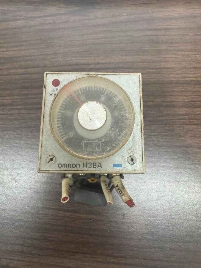 OMRON H3BA-8 TIMER / Base