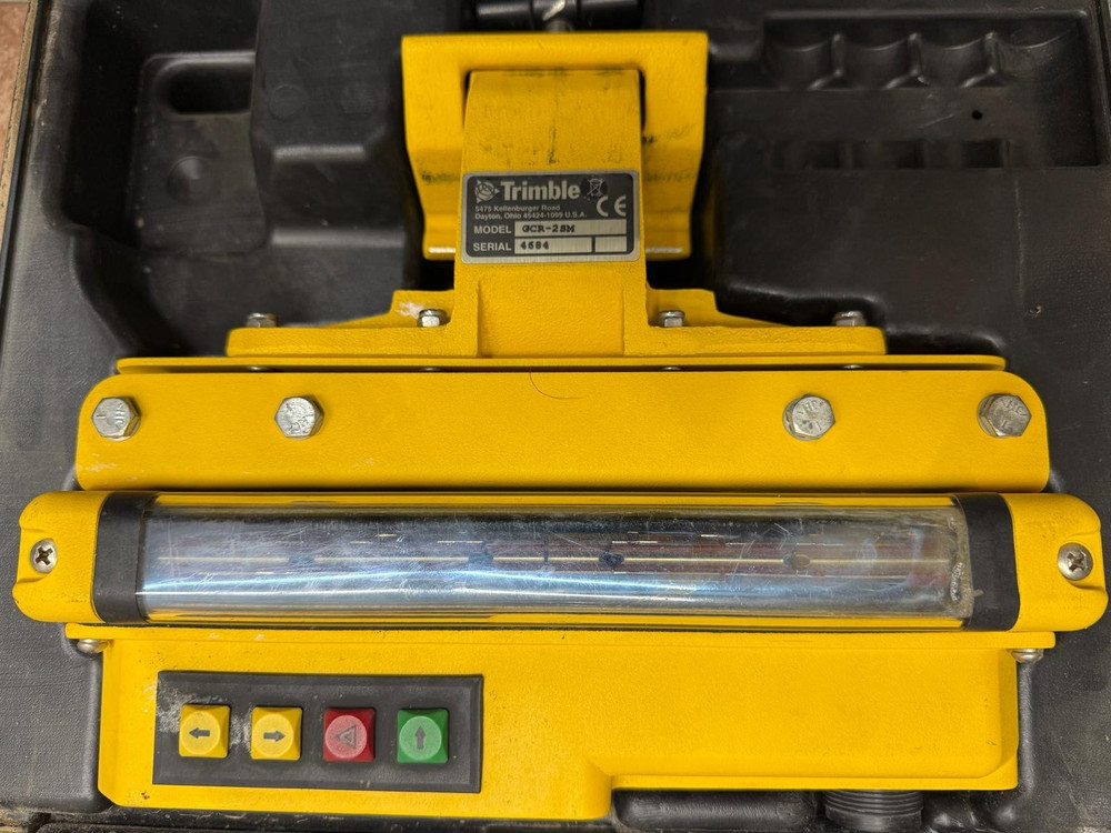 TRIMBLE GCR-2SM GRADE CONTROL RECEIVER W/CASE