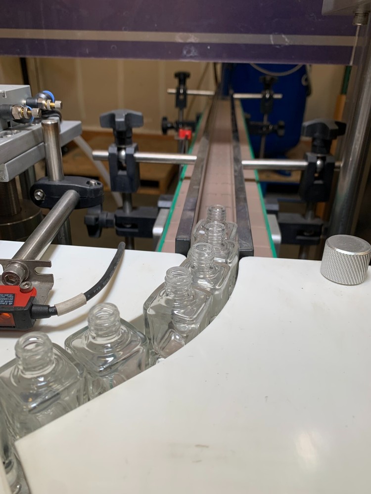 Automated Filling and Capping machine