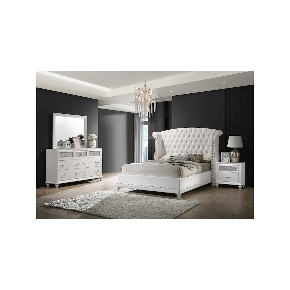 Barzini 4-piece Eastern King Bedroom Set White