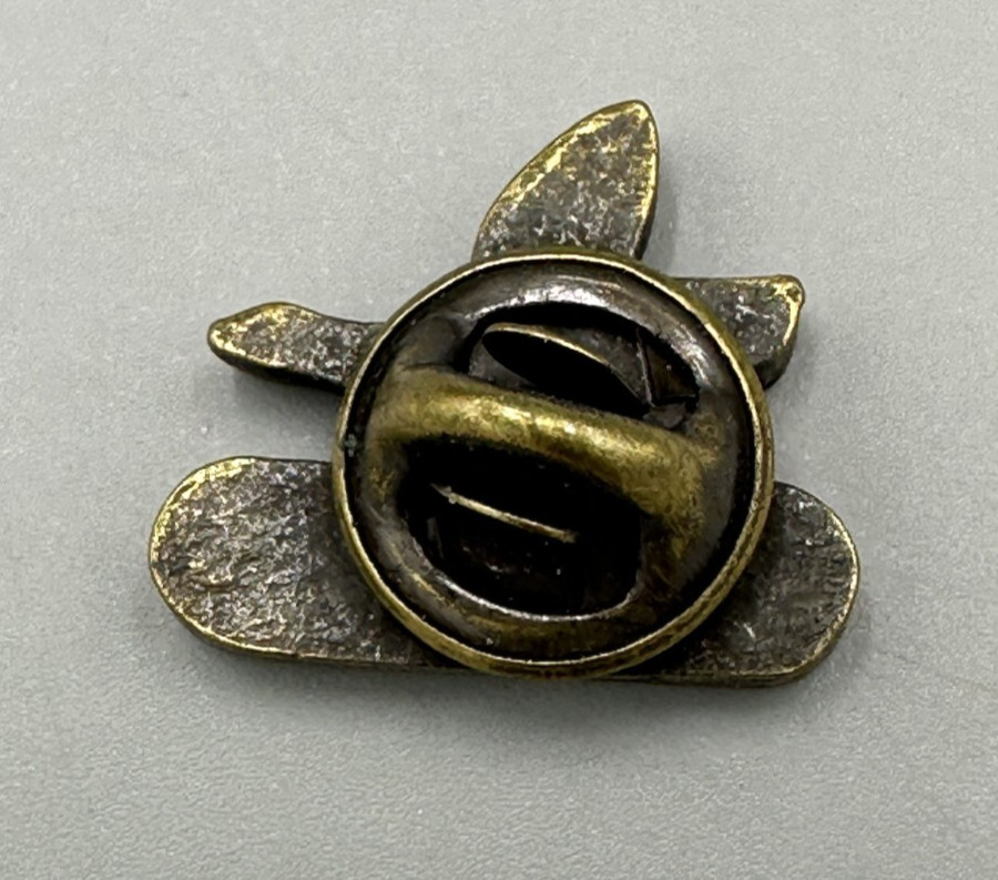 Vintage MOLSON BEER Canada Goose Lapel Pin