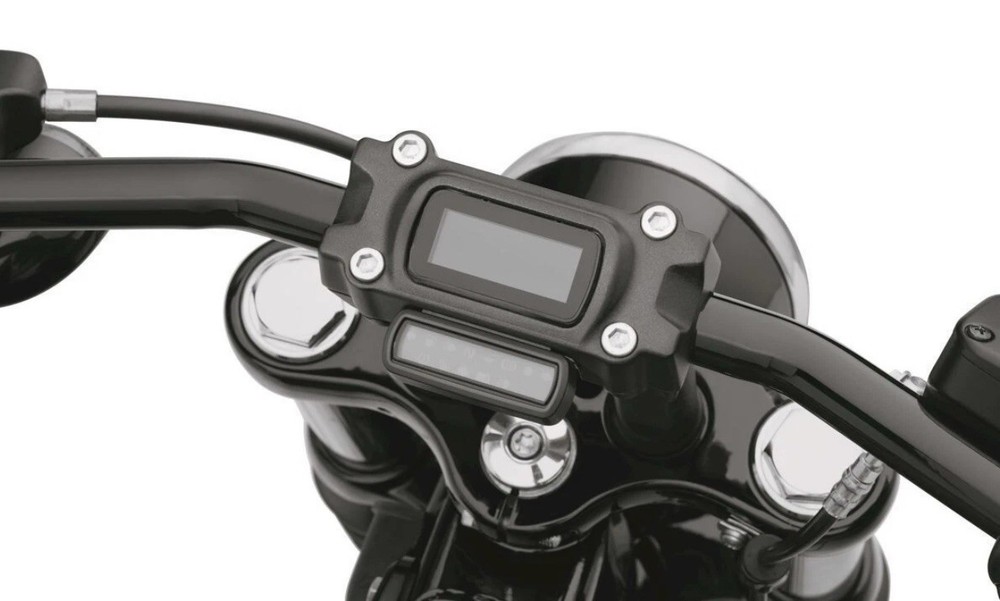 Harley M8 Softail 18-24 Digital Gauge Clamp Kit 1" & Black 5.5 Riser FXBB D3