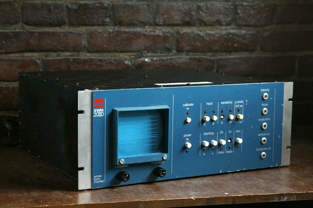 Sharp Waveform Monitor XWM 2000