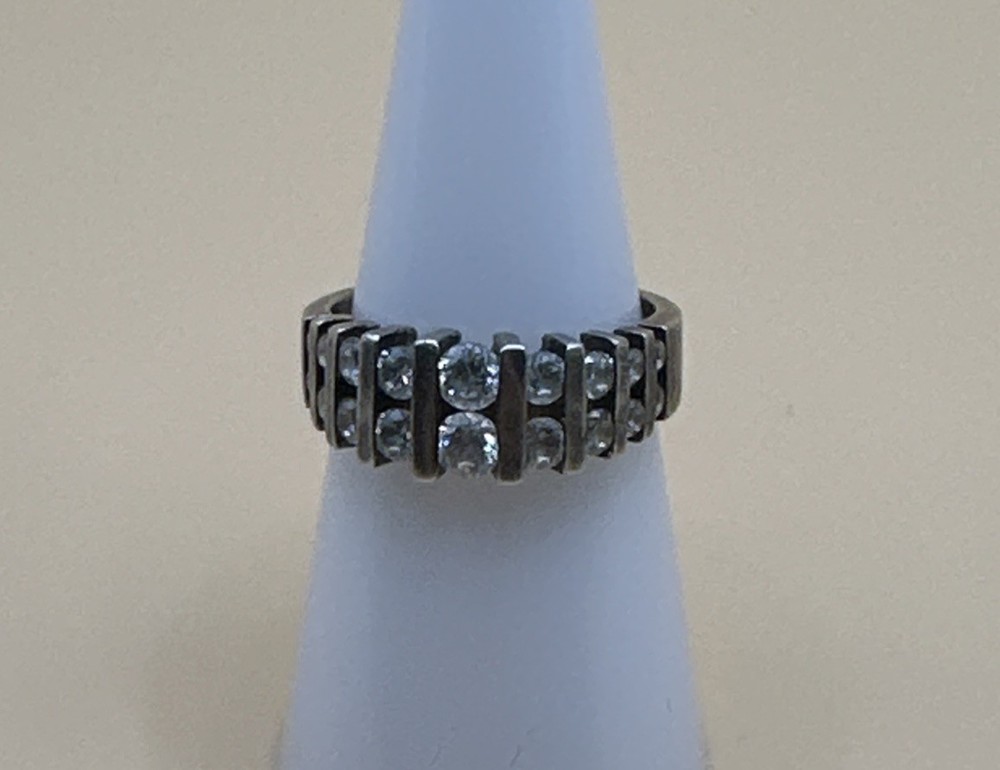 Vintage 925 Sterling Silver CZ Ring / Size 7