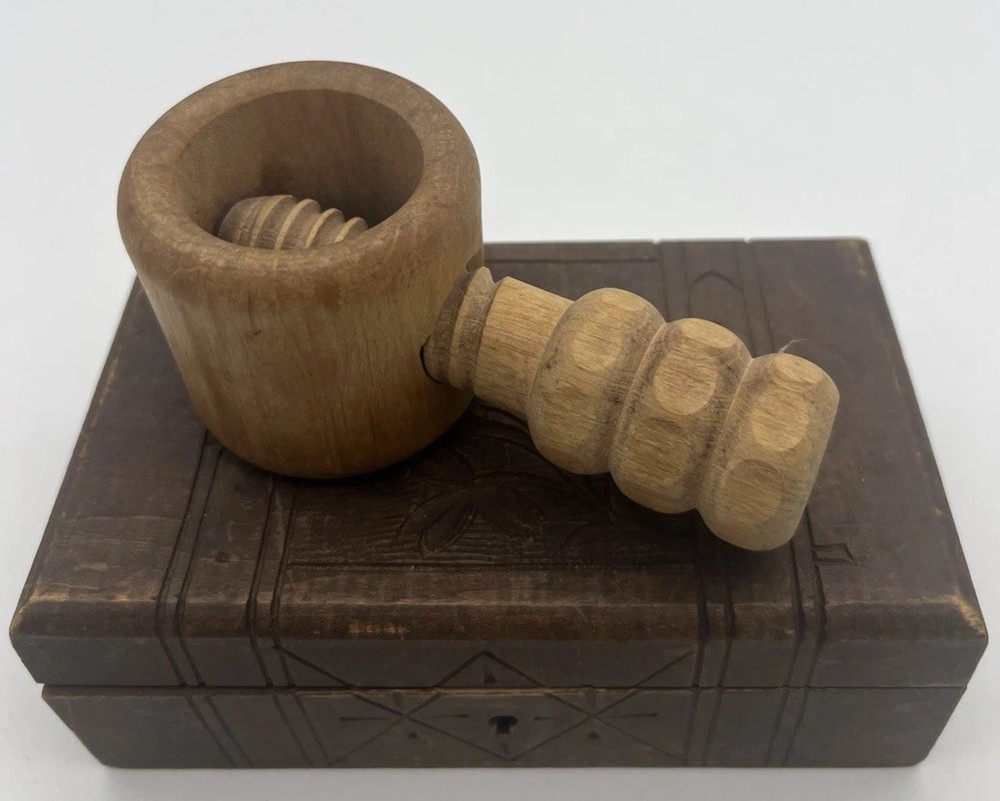 Vintage Wood Screw Twist Turn NutCracker