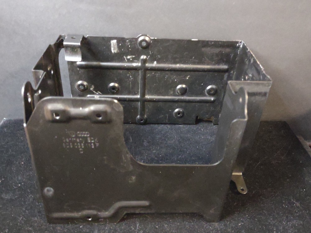 Audi CD or Navigation System Mounting Bracket A4 S4 B5 8D9035113F OEM