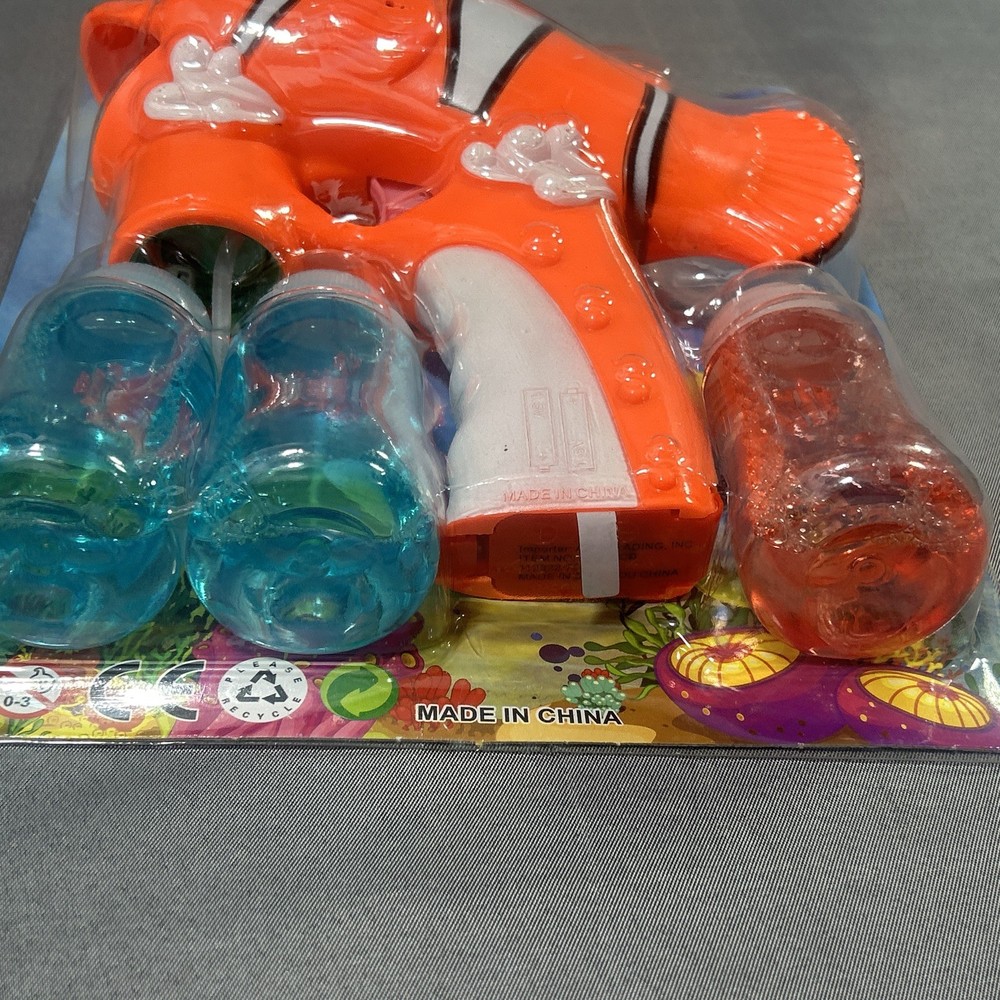 Ocean World Bubble Blower Toy Fish w/ Lights & Sound + Bubble Solution - Orange