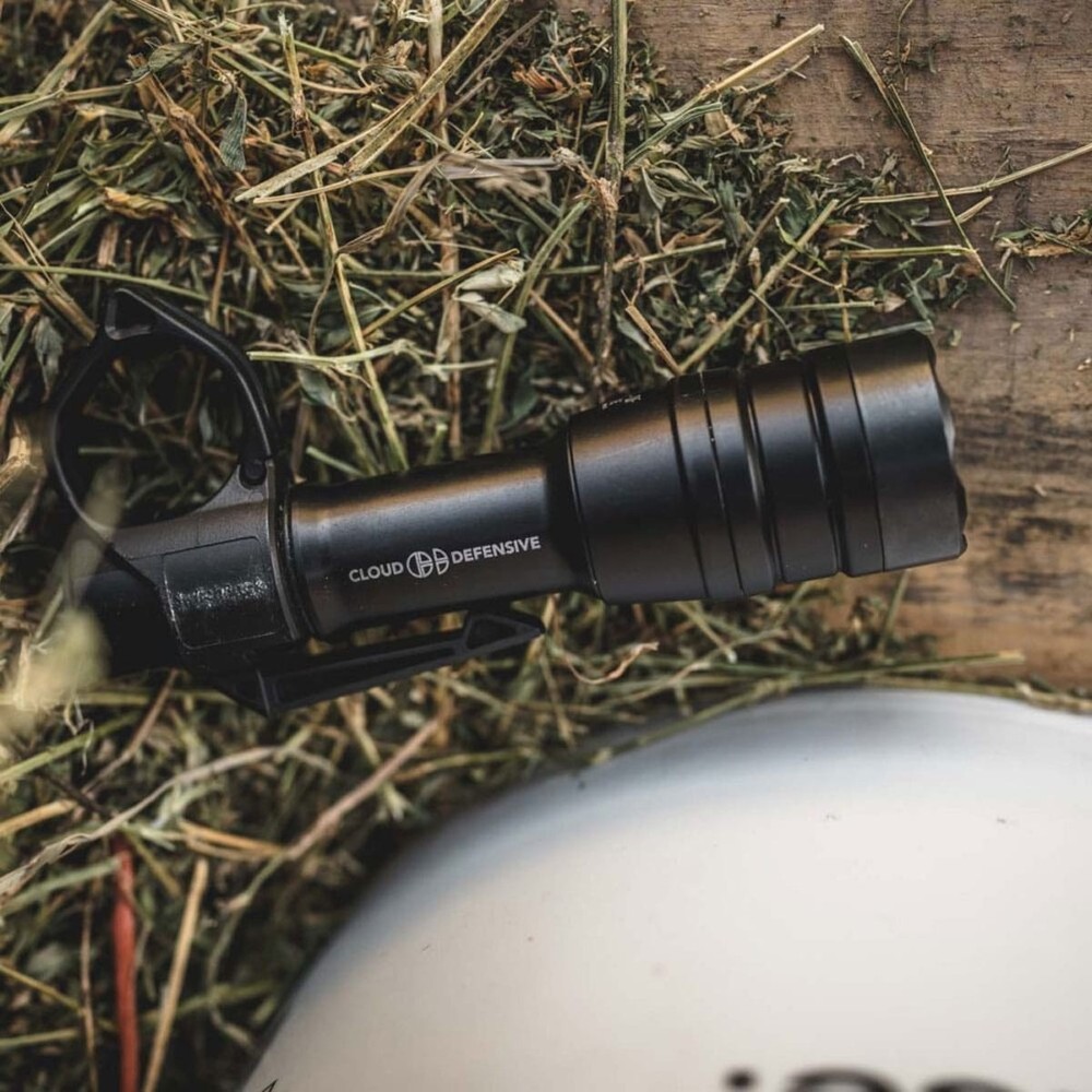 CLOUD DEFENSIVE MCH Duty High-Output Black Flashlight (CD2203-DF-P-BLK)