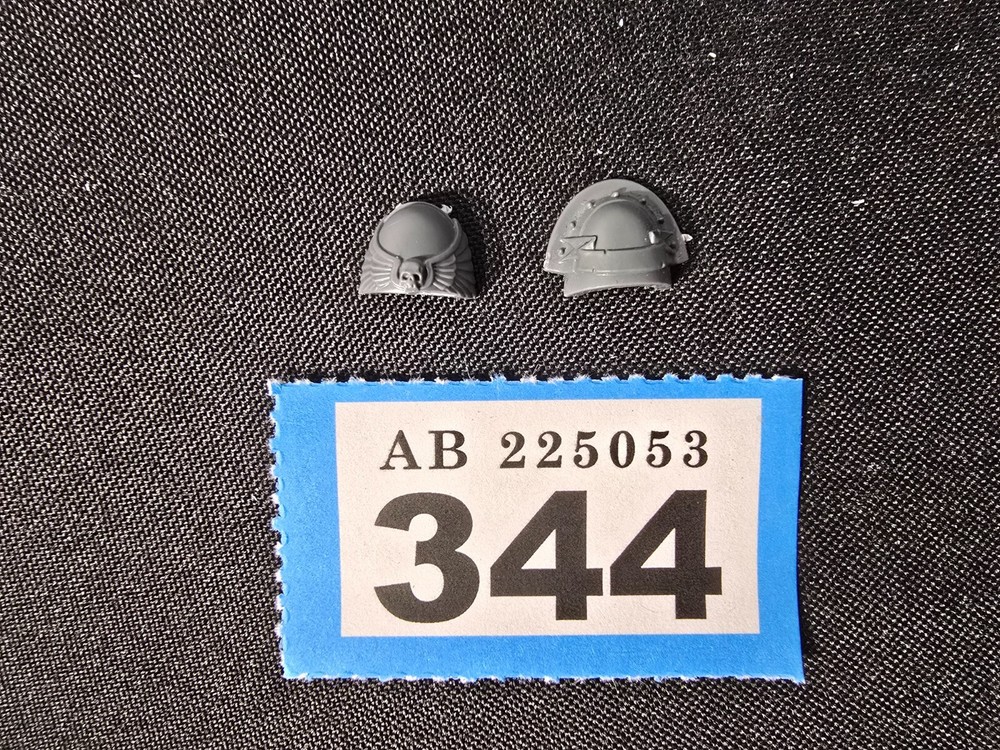 Games Workshop Warhammer 40k Bits Space Marines Shoulder Pads