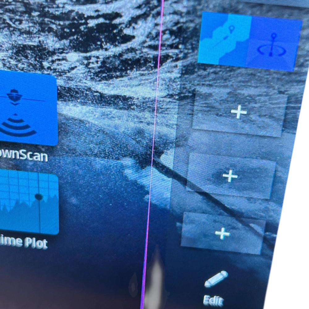 Mercury 8M0124497, Vessel View 703, Marine Touch Screen Display (Screen Defect)
